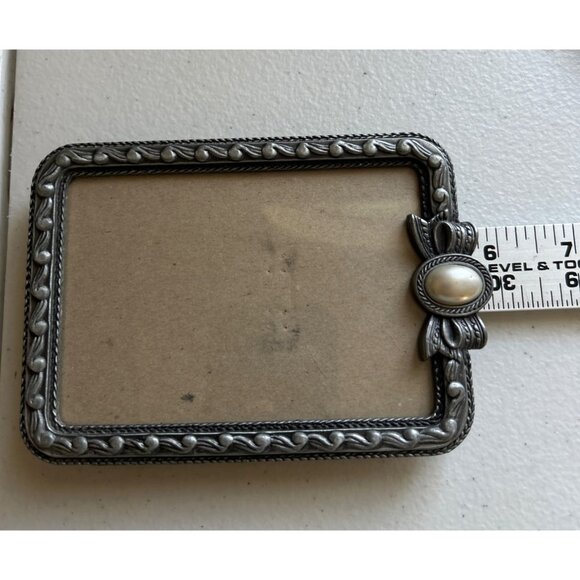 Decorative Silver Mini Photo Frames Set Of 2 With Pearl & Pineapple Design - Picture 6 of 11